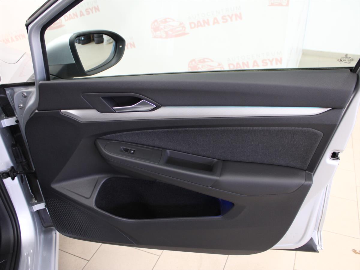 volkswagen-golf-1-5-tsi-evo-110kw-mhev-life-dsg - 9