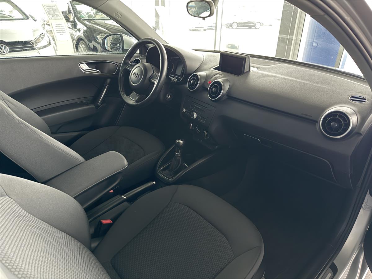 audi-a1-1-6-tdi-77kw - 7