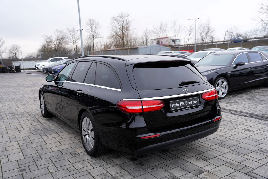 mercedes-benz-tridy-e-e-220d-avantgarde-kombi-9at - 3