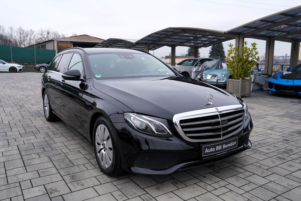 mercedes-benz-tridy-e-e-220d-avantgarde-kombi-9at - 7