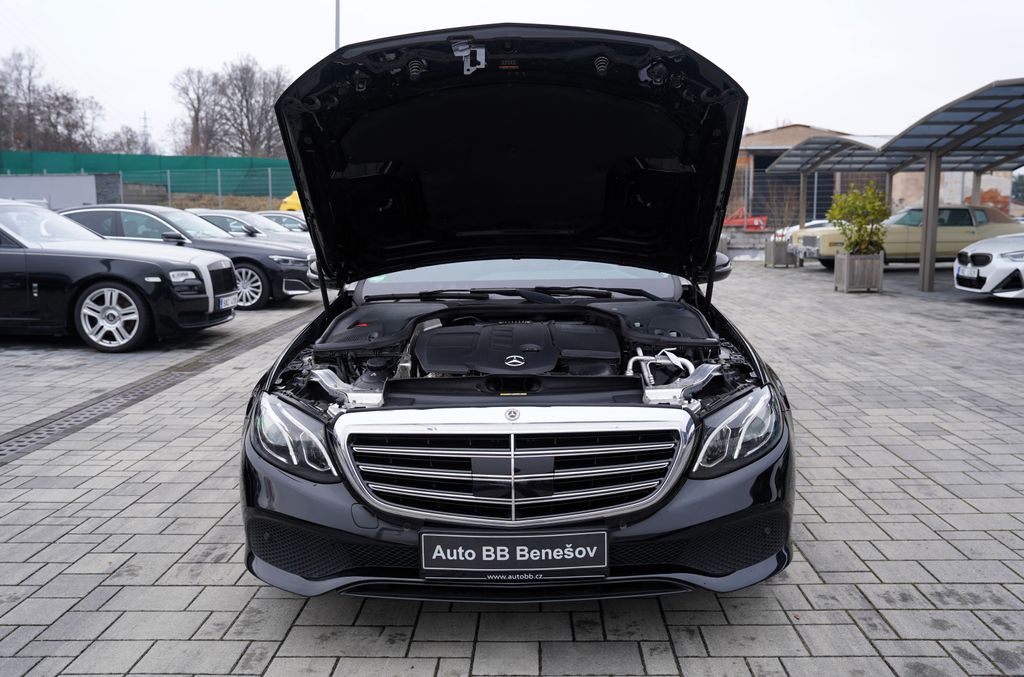 mercedes-benz-tridy-e-e-220d-avantgarde-kombi-9at - 8