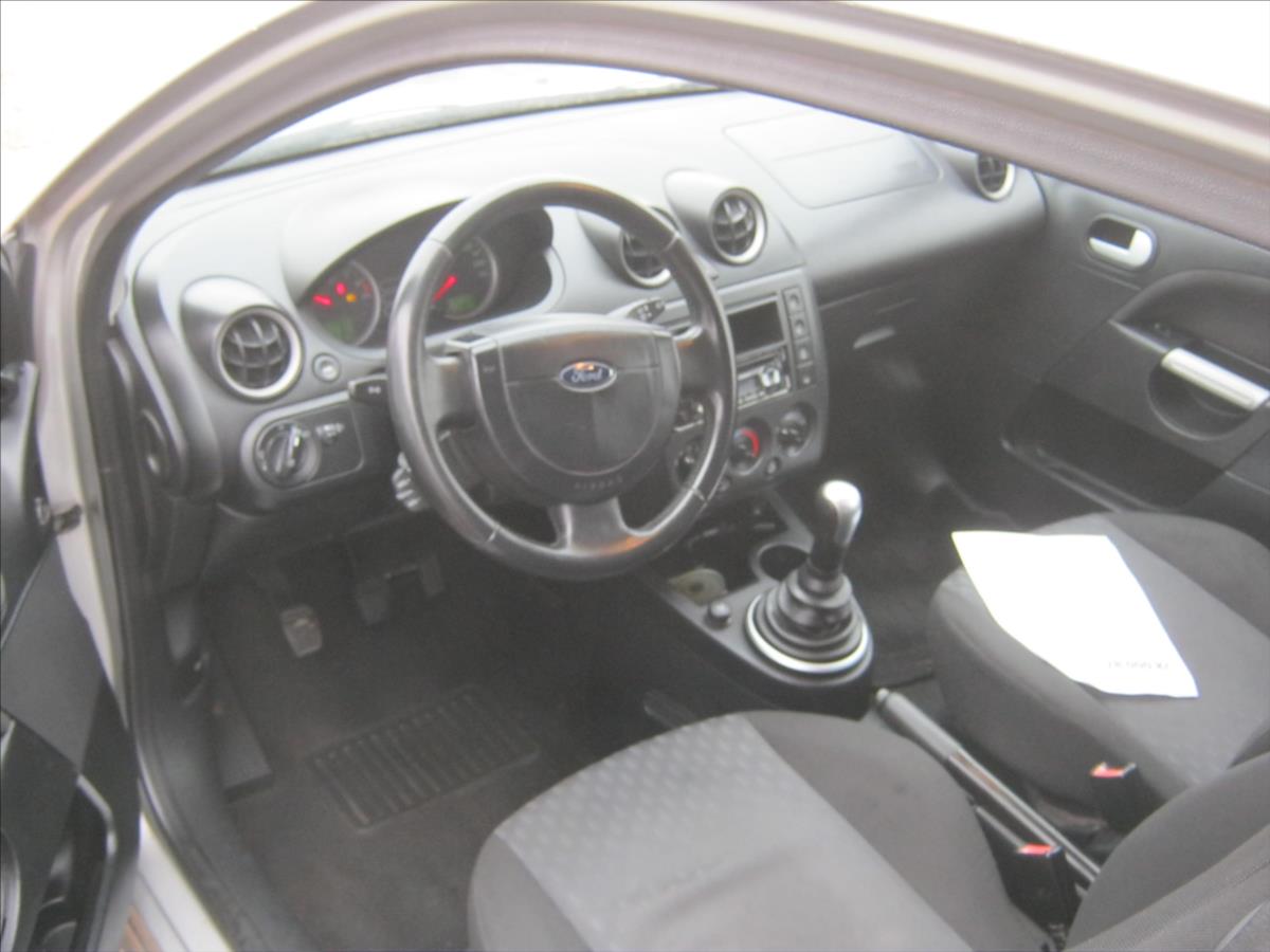 ford-fiesta-1-4 - 8