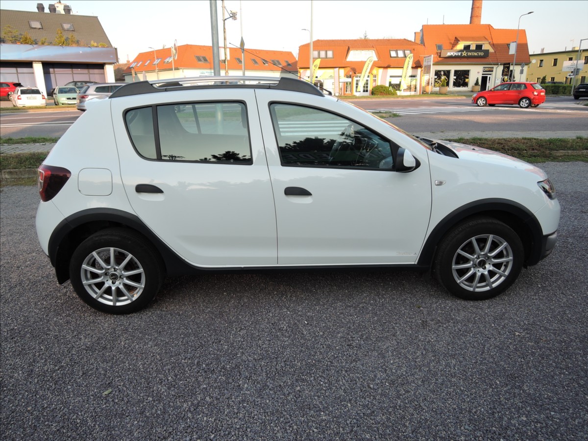 dacia-sandero-1-5-dci-stepway-arctica-navi - 4