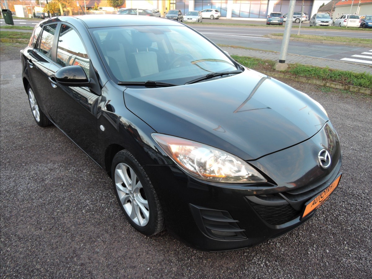 mazda-3-1-6-i-16v-90th-anniversary - 1