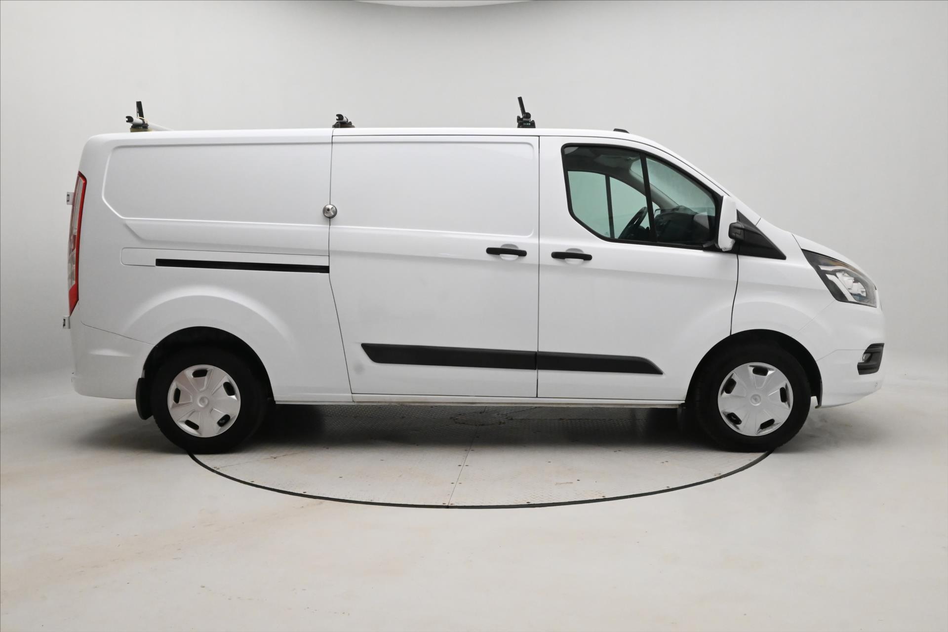 ford-transit-custom-2-0-ecoblue-96kw-l2h1-zaruka-az-5-let - 3