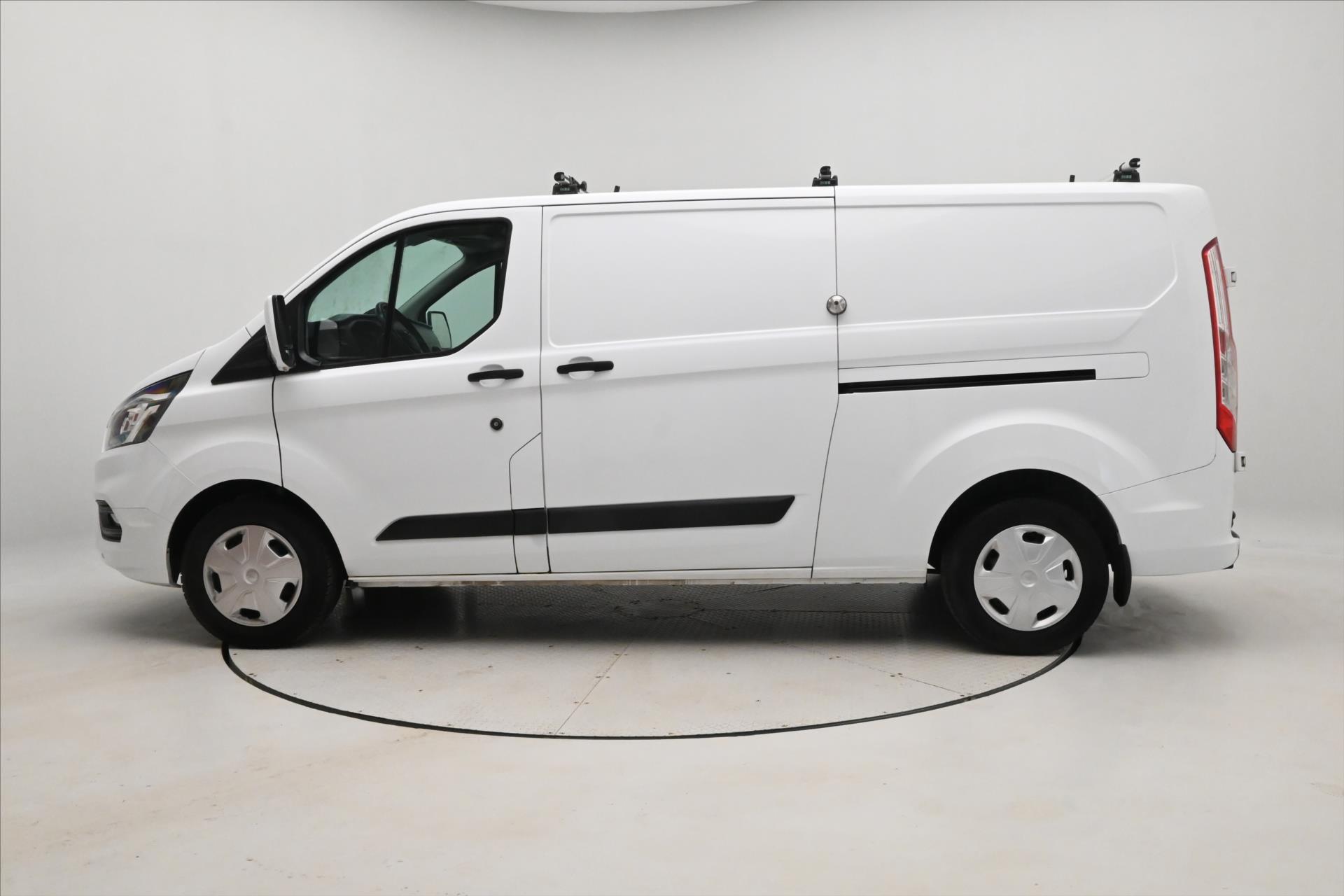 ford-transit-custom-2-0-ecoblue-96kw-l2h1-zaruka-az-5-let - 7