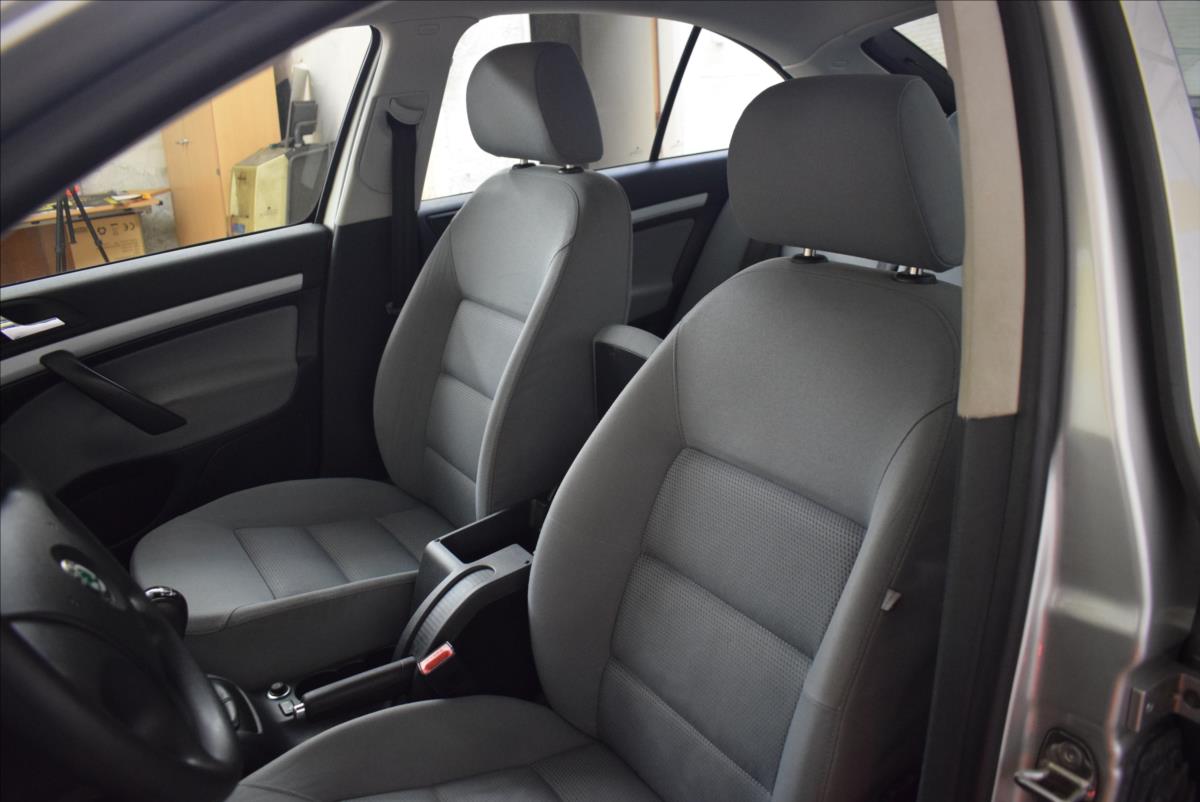 skoda-octavia-1-6-mpi-bez-koroze-super-stav - 6