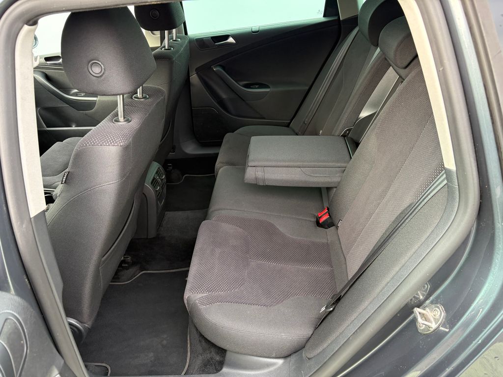 volkswagen-passat-1-4tsi-90kw-nosic-na-kola - 8