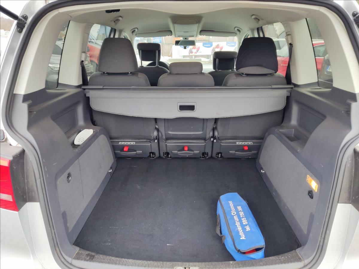 volkswagen-touran-2-0-tdi - 9