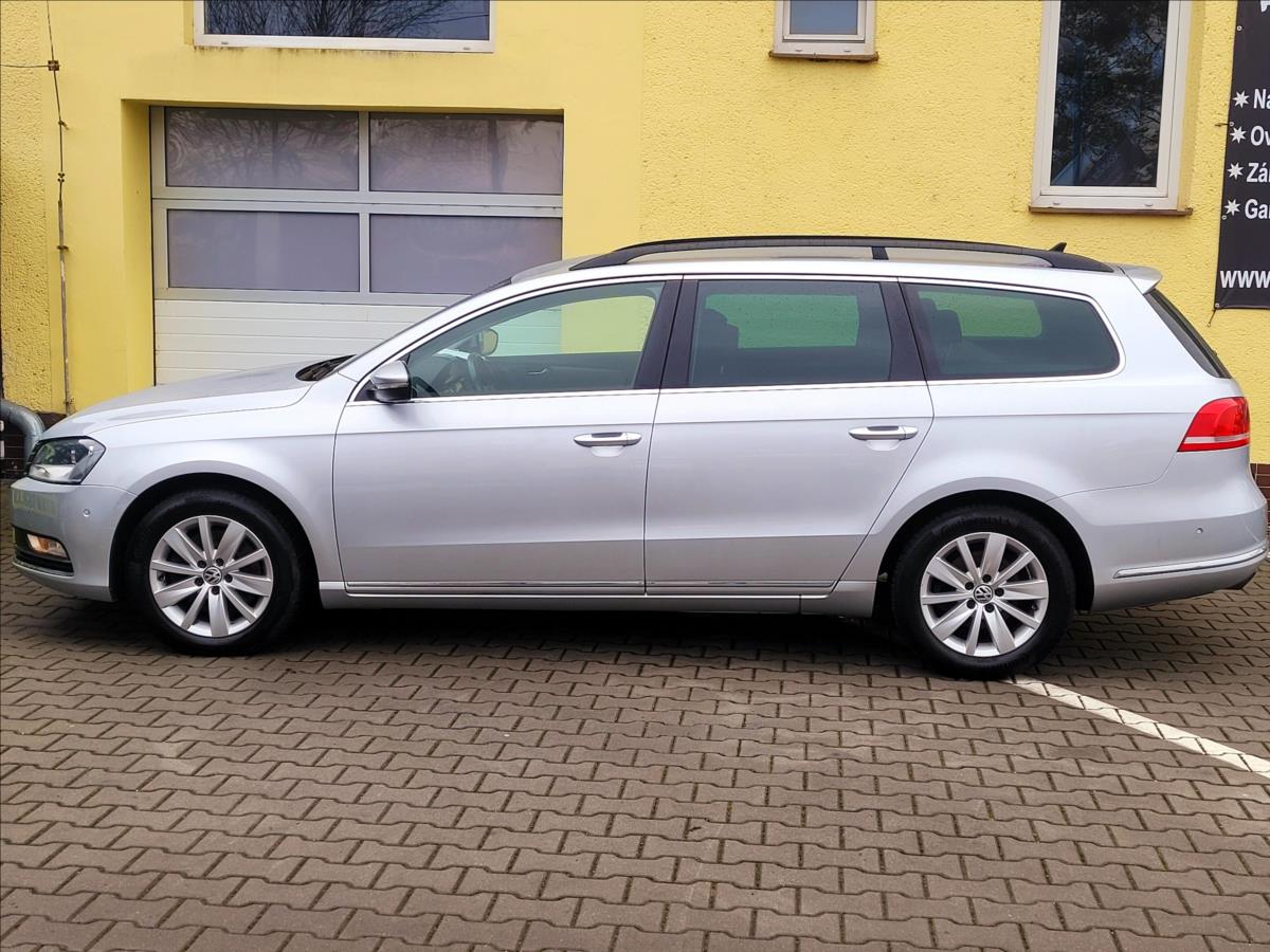 volkswagen-passat-1-4-serv-knizka-aut-parkovani - 7