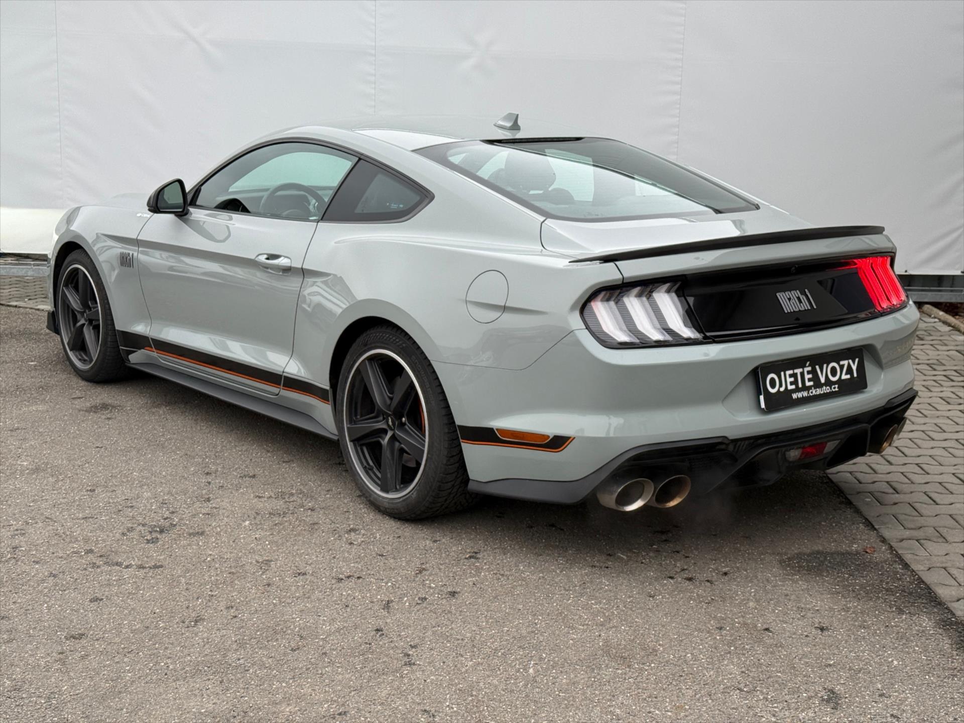 ford-mustang-5-0-mach-1 - 3