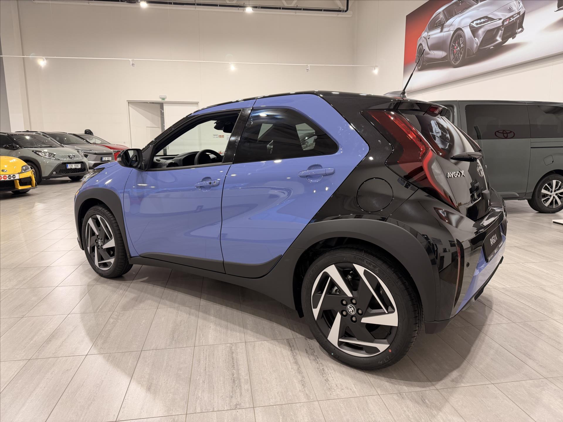 toyota-aygo-1-5-hybrid-116k-executive - 2