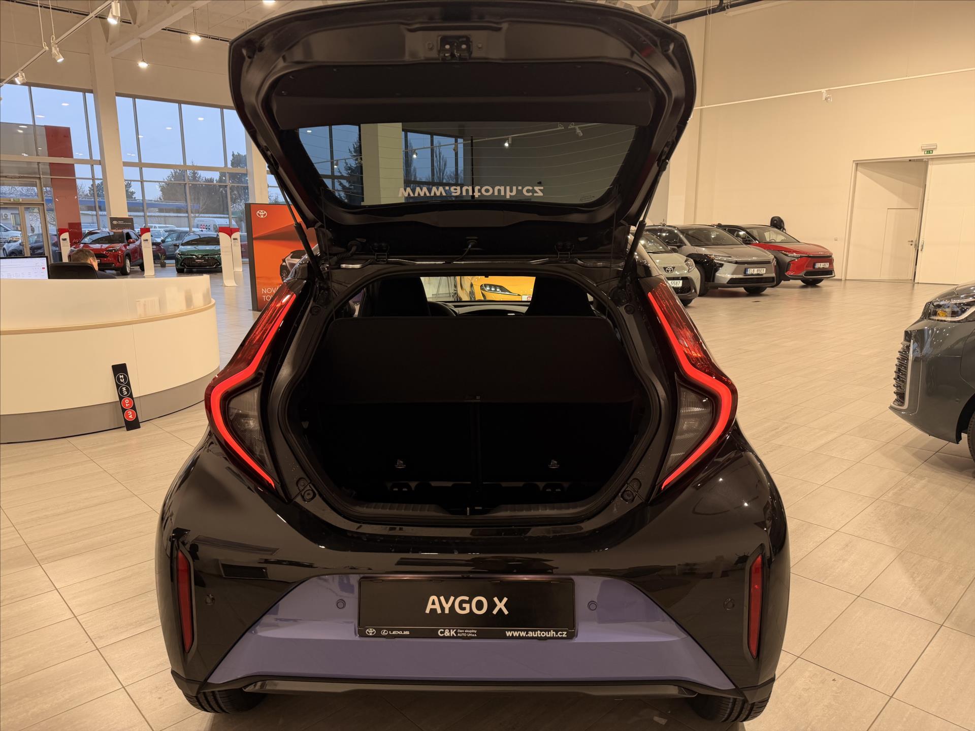 toyota-aygo-1-5-hybrid-116k-executive - 4