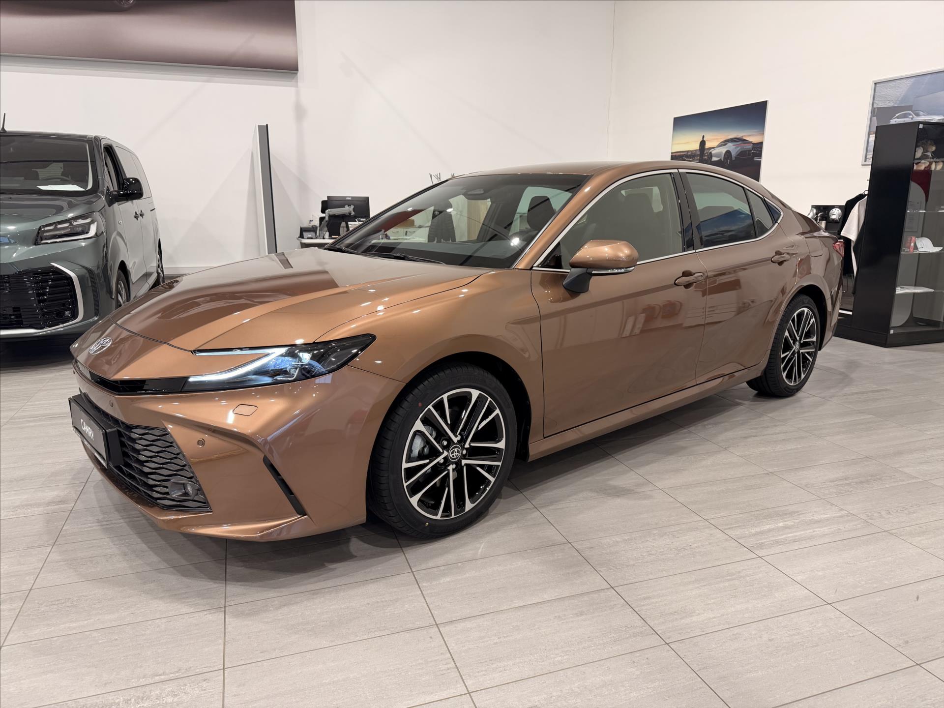 Toyota Camry 2,5 Hybrid 230k - Prestige