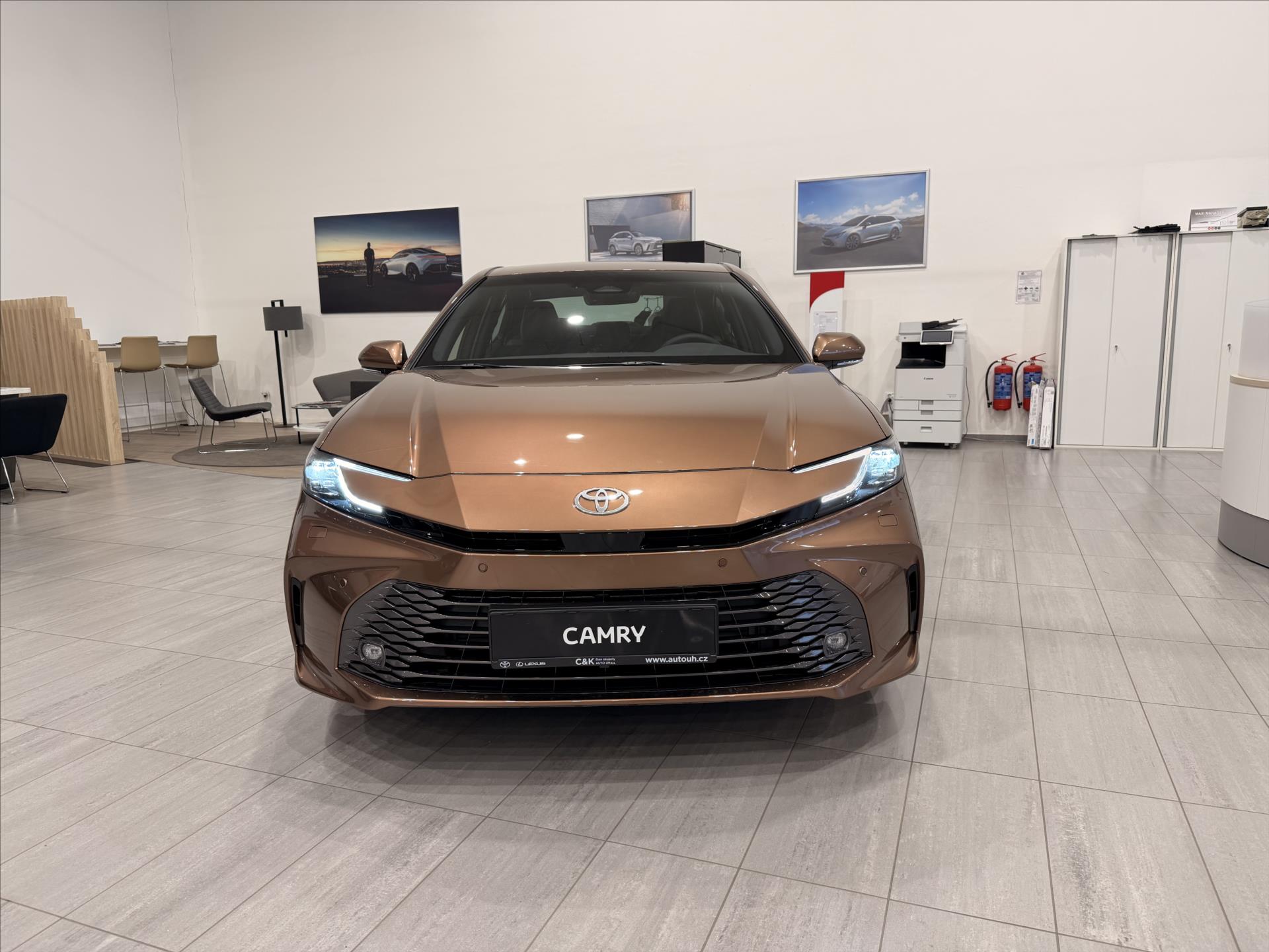 toyota-camry-2-5-hybrid-230k-prestige - 1