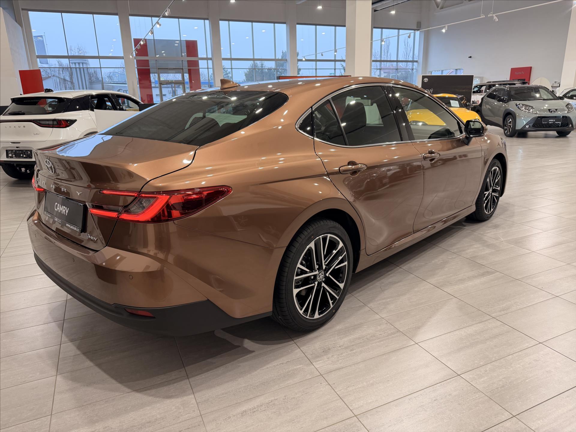 toyota-camry-2-5-hybrid-230k-prestige - 4