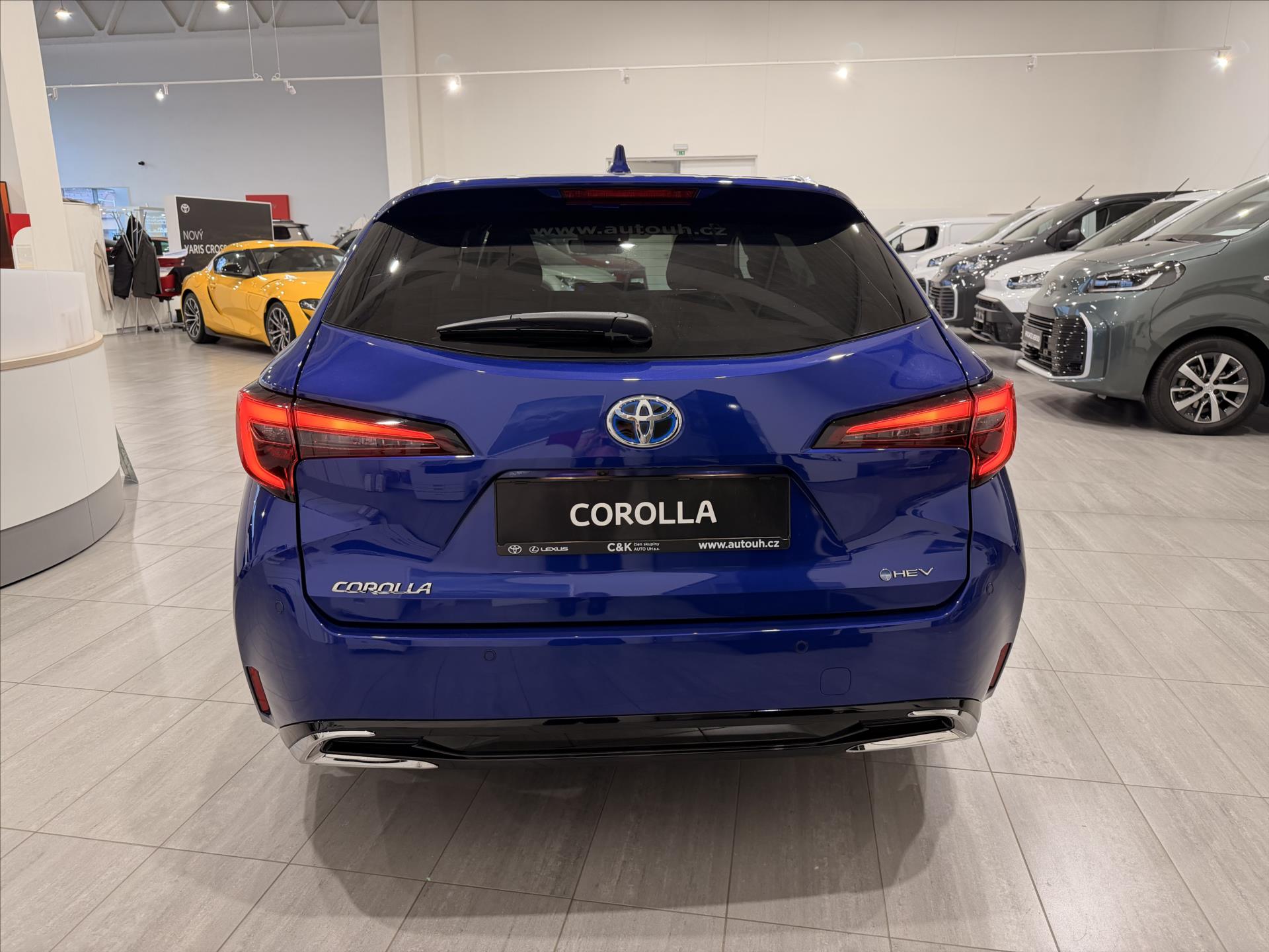 toyota-corolla-1-8-hybrid-140k-style - 3