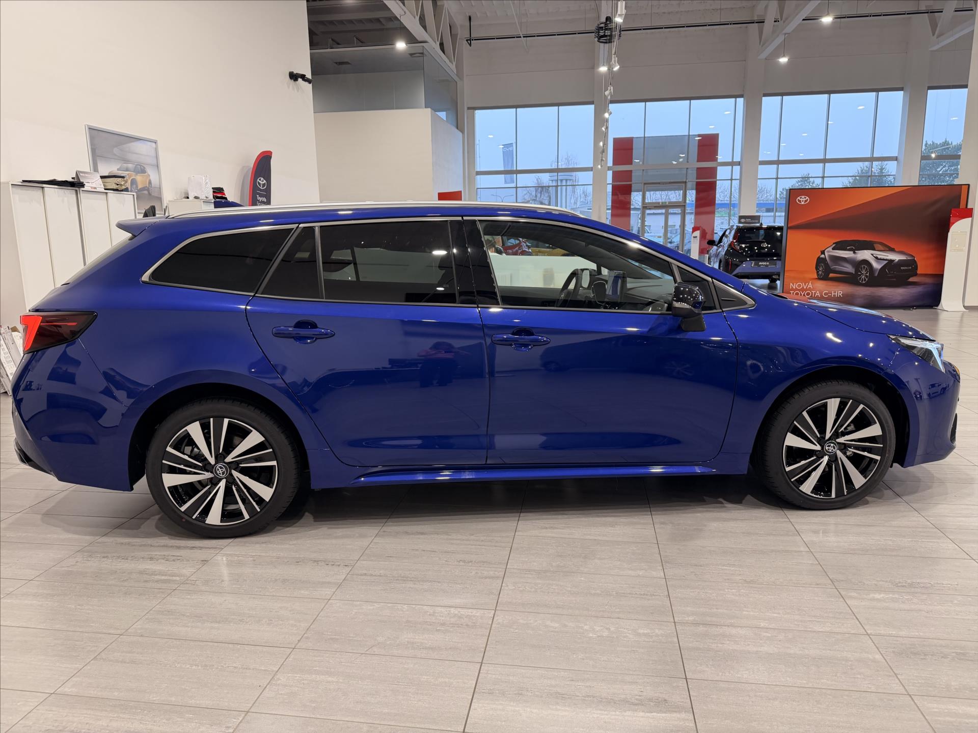 toyota-corolla-1-8-hybrid-140k-style - 6