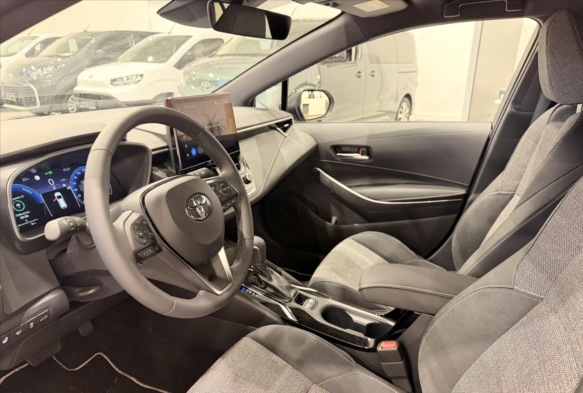 toyota-corolla-1-8-hybrid-140k-style - 7