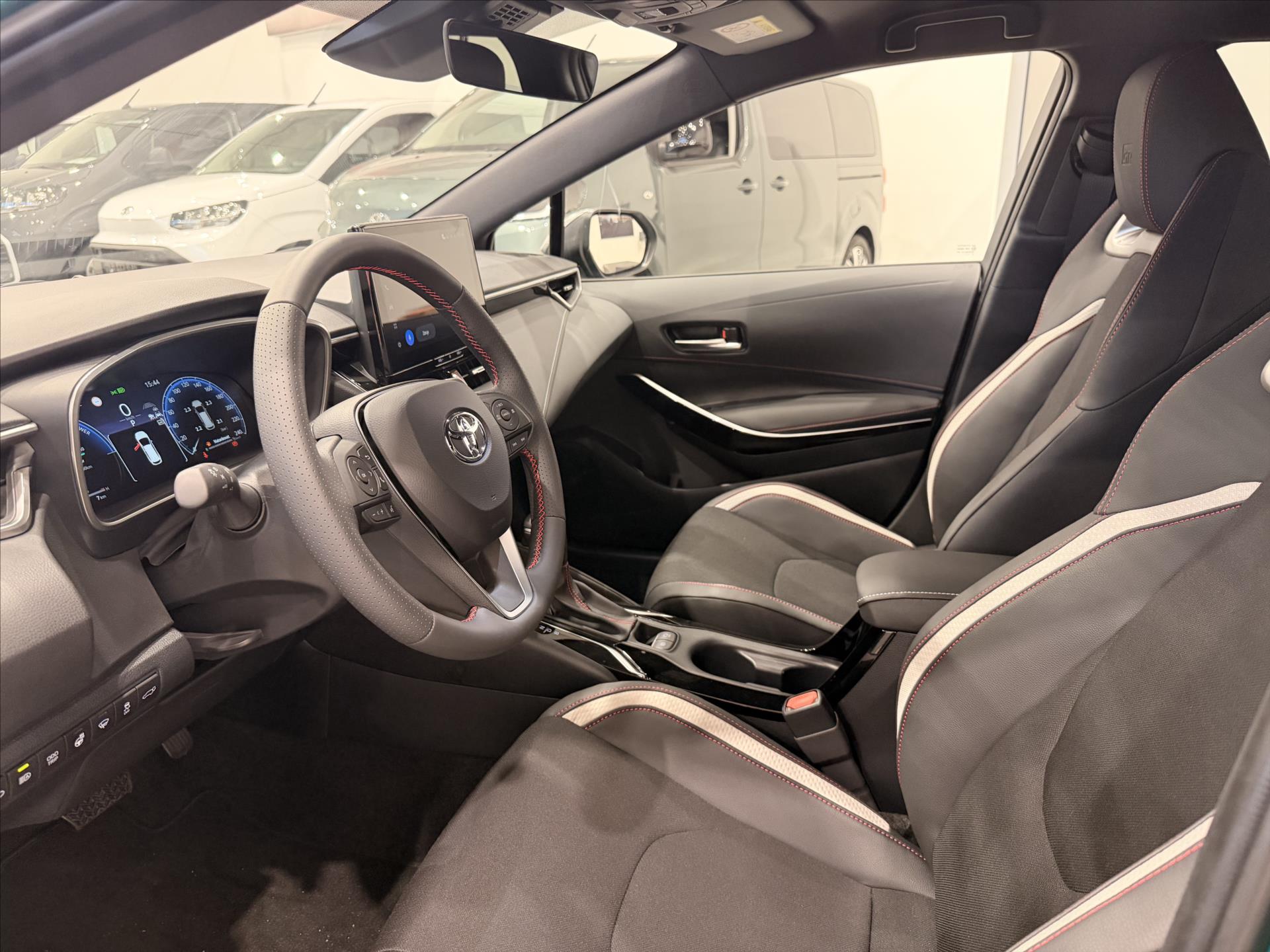 toyota-corolla-1-8-hybrid-140k-gr-sport - 8