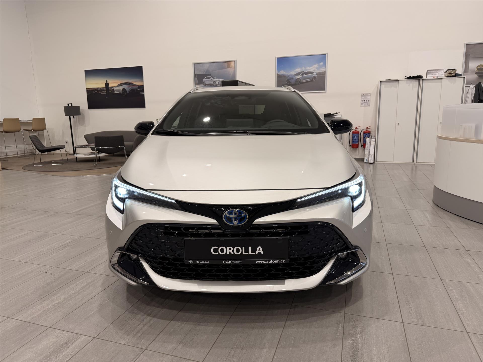 toyota-corolla-1-8-hybrid-140k-style - 1