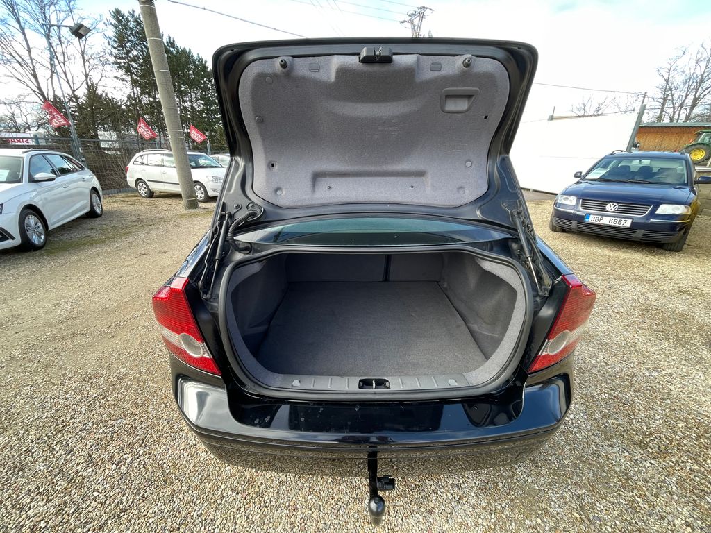 volvo-s40-1-6d-80kw-vyhrev-sed-nova-stk - 7