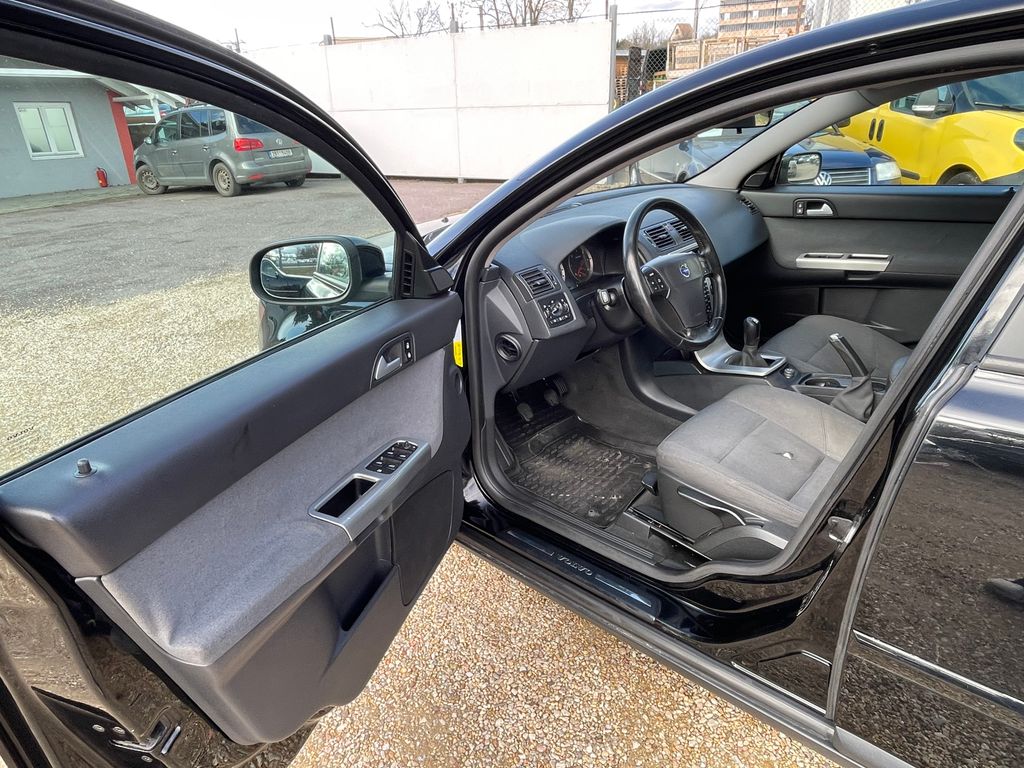 volvo-s40-1-6d-80kw-vyhrev-sed-nova-stk - 9