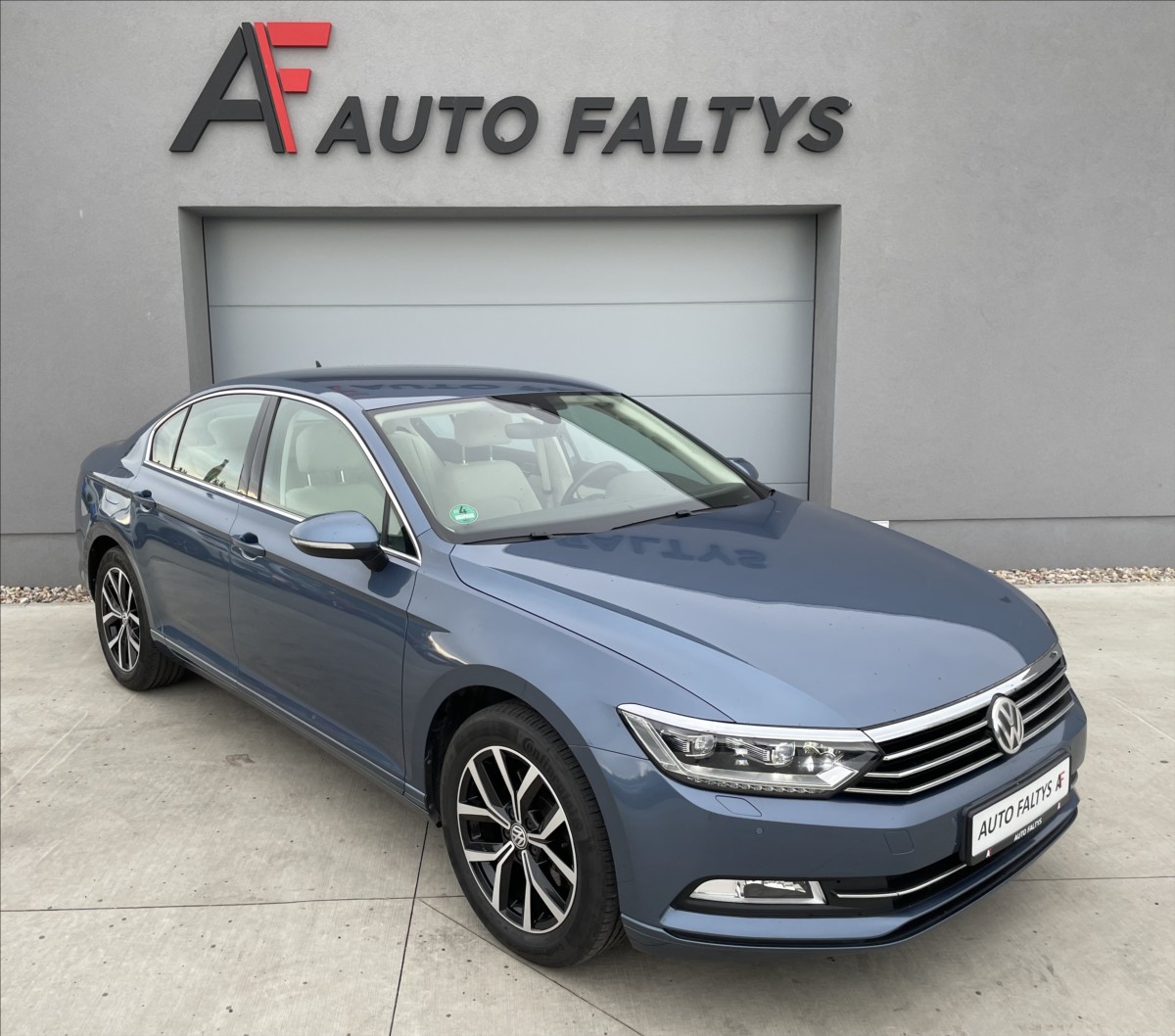 Volkswagen Passat 1,8 TSI 132KW ČR.MANUÁL,NAVI