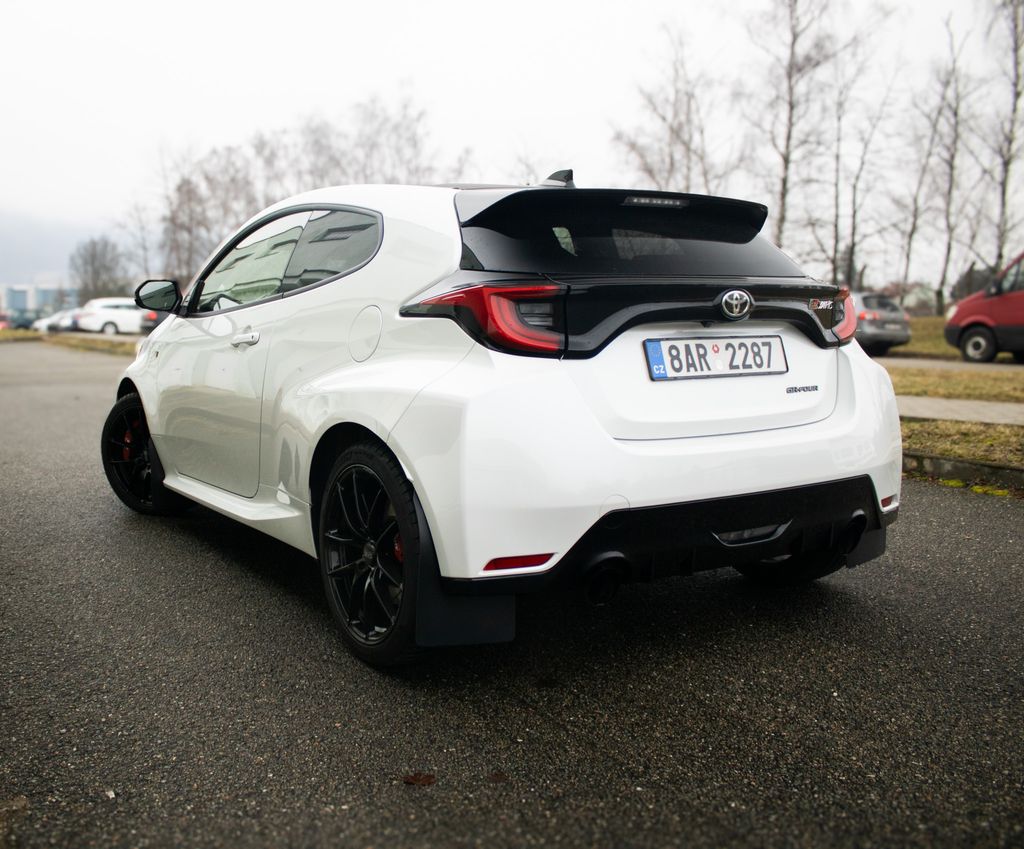 toyota-yaris-yaris-gr-v-zaruce-25-4-2026 - 4