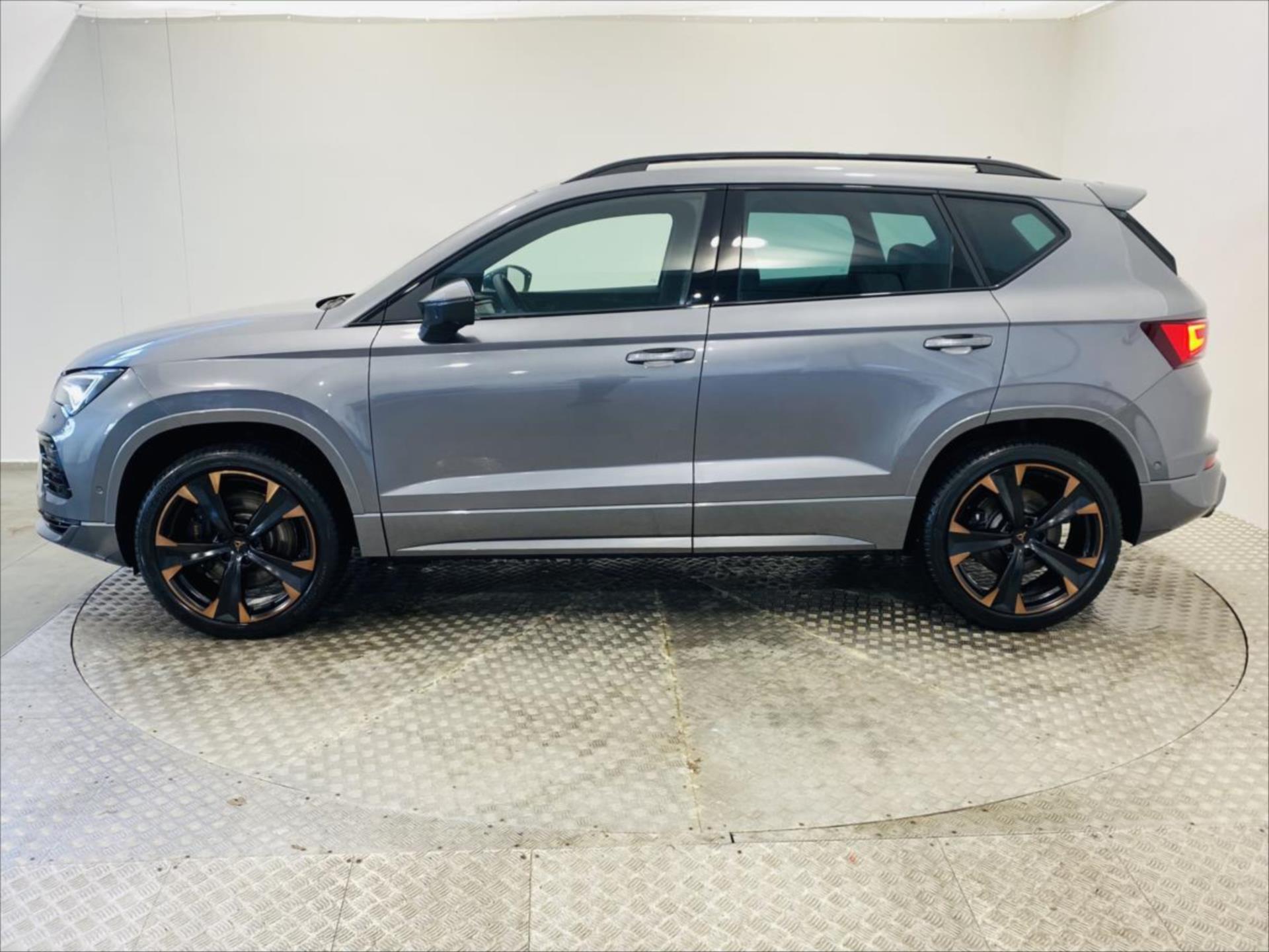 cupra-ateca-2-0-tsi-221kw-dsg-4drive - 2