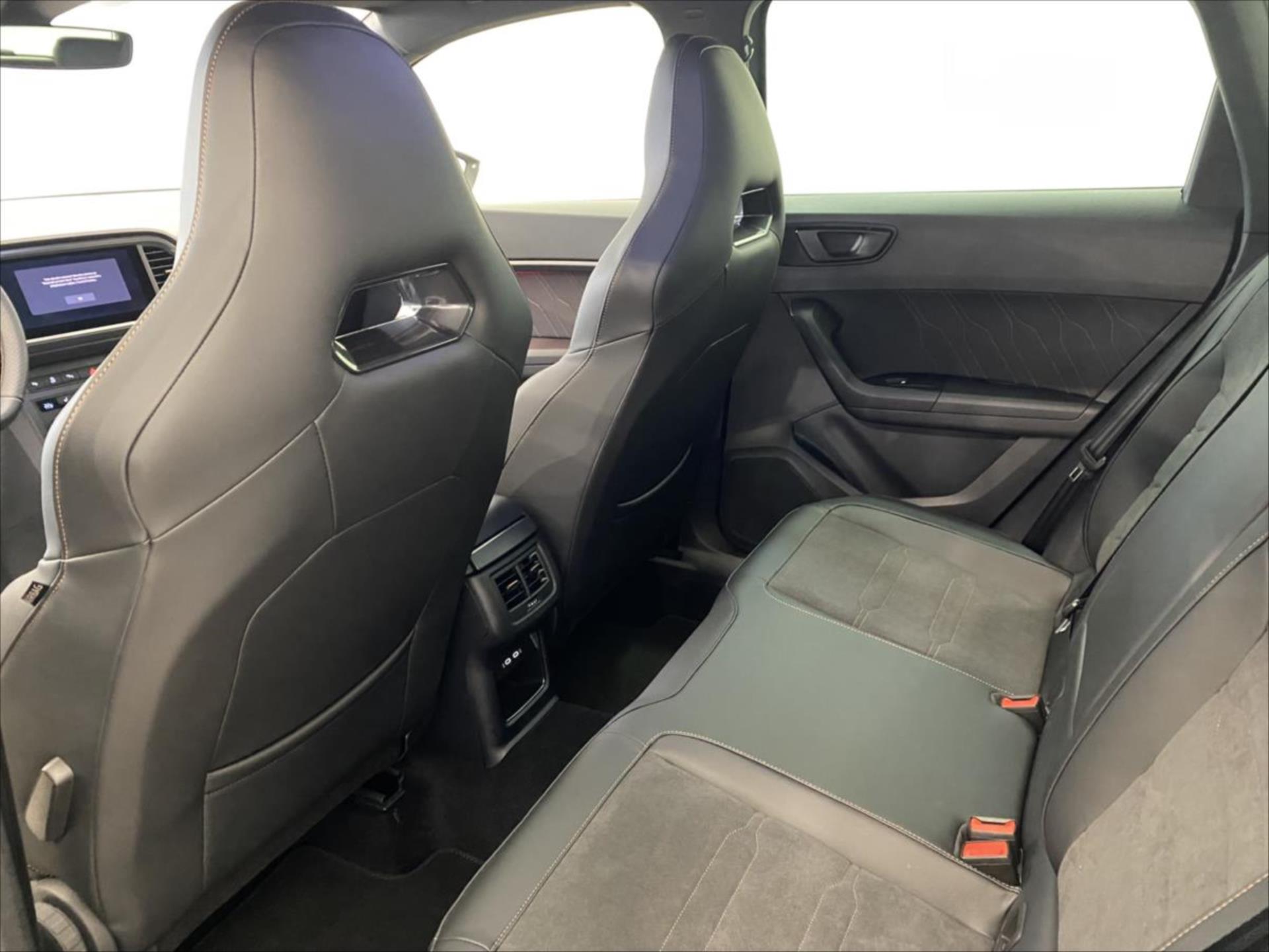 cupra-ateca-2-0-tsi-221kw-dsg-4drive - 5