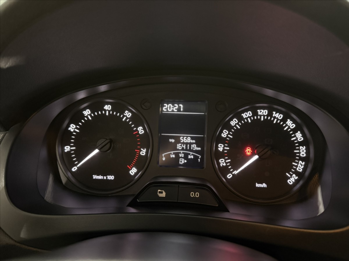 skoda-rapid-1-2-tsi-63kw-kenwood-klima - 8