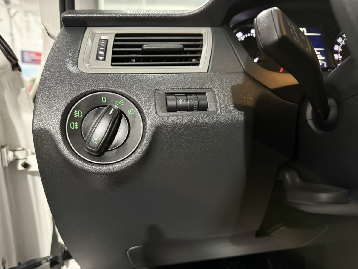 skoda-rapid-1-2-tsi-63kw-kenwood-klima - 9