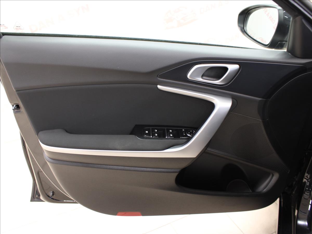 kia-ceed-1-5-117-kw-1-majitel-cz - 9
