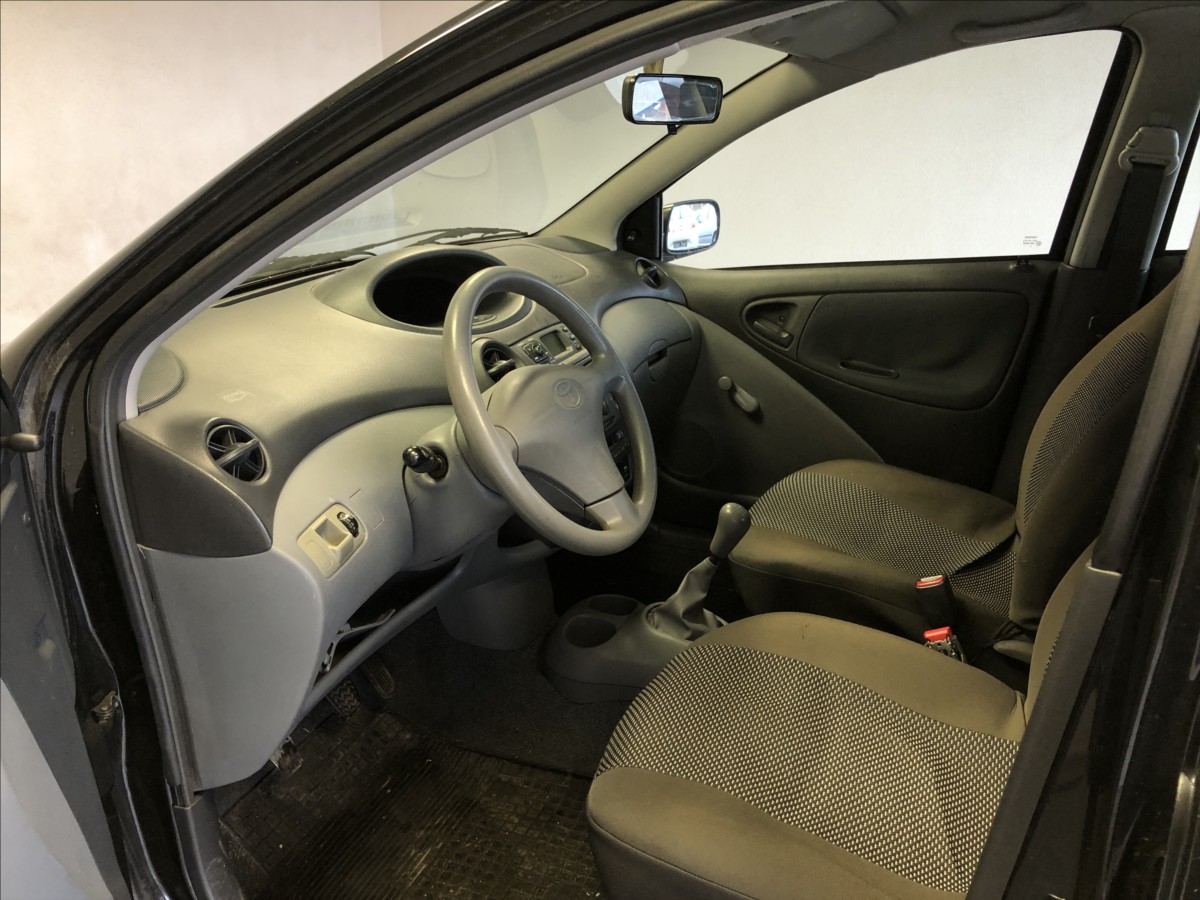 toyota-yaris-1-0-vvt-i - 8