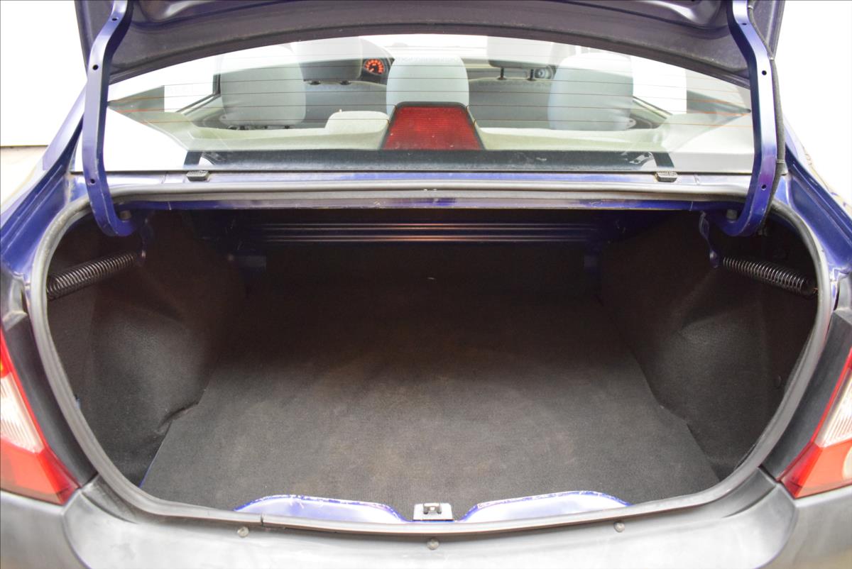 dacia-logan-1-5-dci-1-majitel-pr-servis - 9