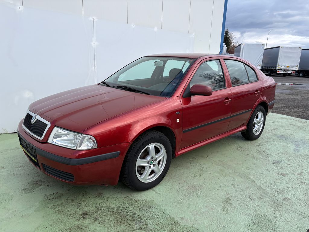 skoda-octavia-2-0i-85kw-automat-klima - 2