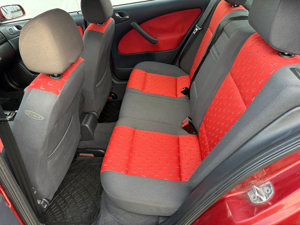 skoda-octavia-2-0i-85kw-automat-klima - 6