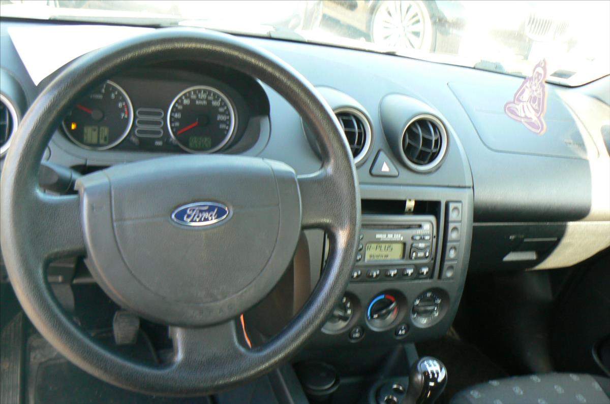 ford-fiesta-1-3-3-dver - 9