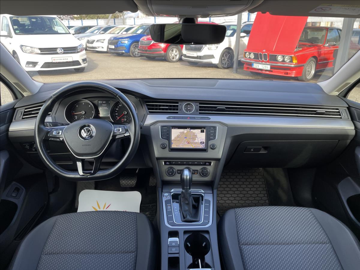 volkswagen-passat-2-0-tdi-dsg-rezervace - 9