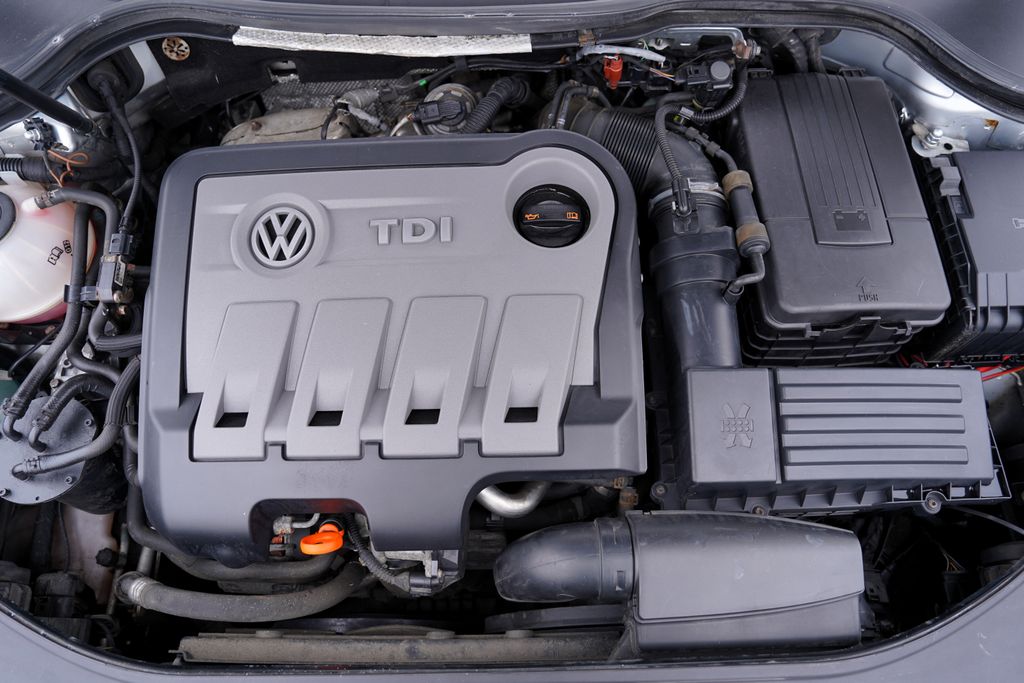 volkswagen-passat-2-0-tdi-kombi-dsg-17-al-170ps - 9