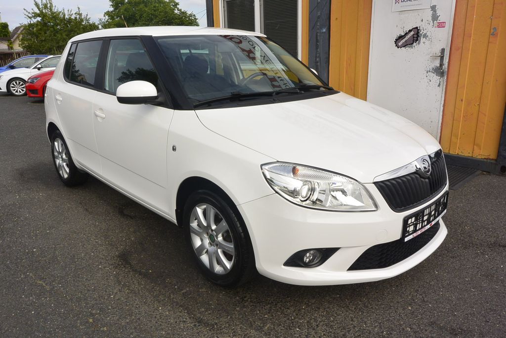 skoda-fabia-1-2tsi-sport - 2