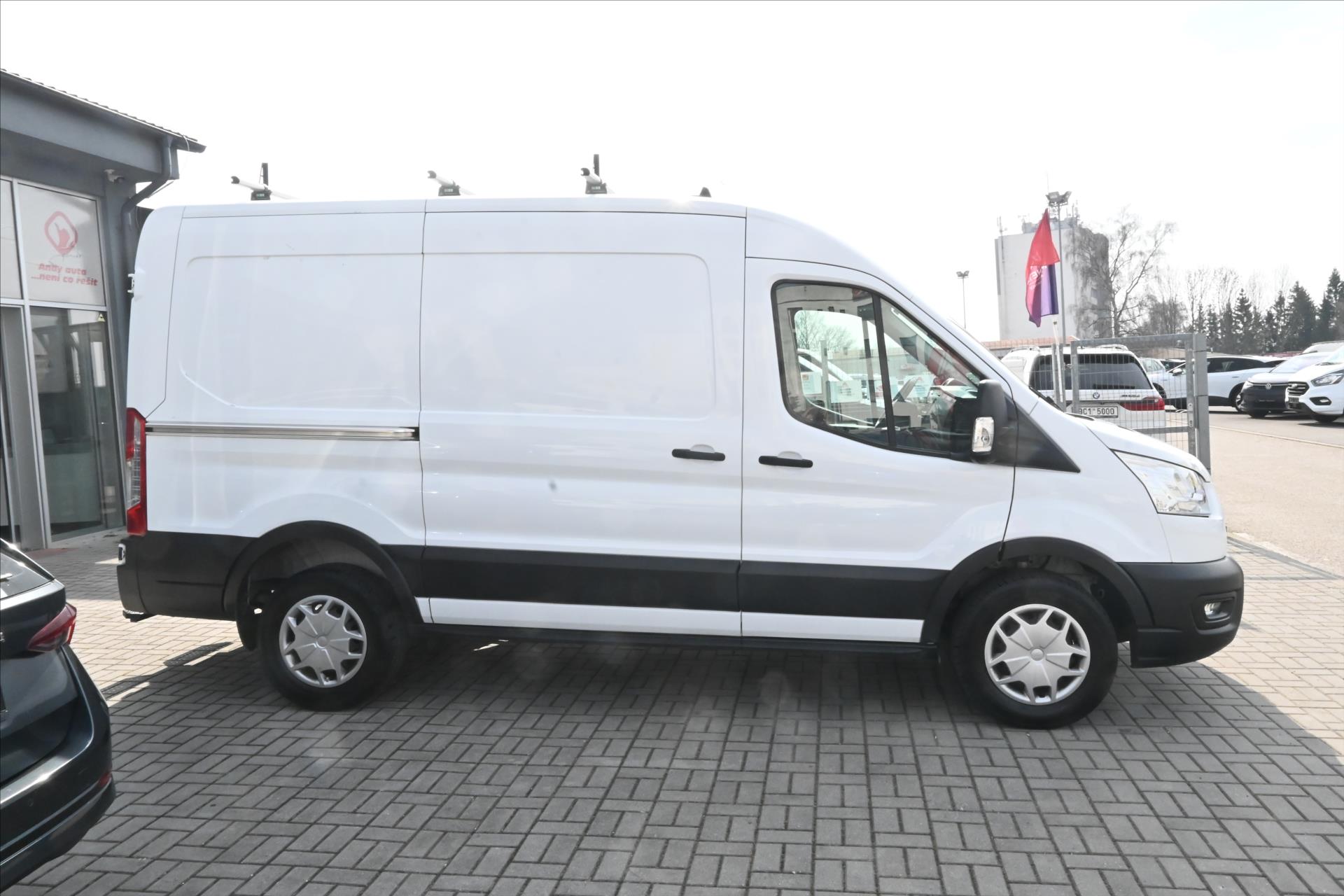 ford-transit-2-0-ecoblue-96kw-l2h2-zaruka-az-5-let - 3