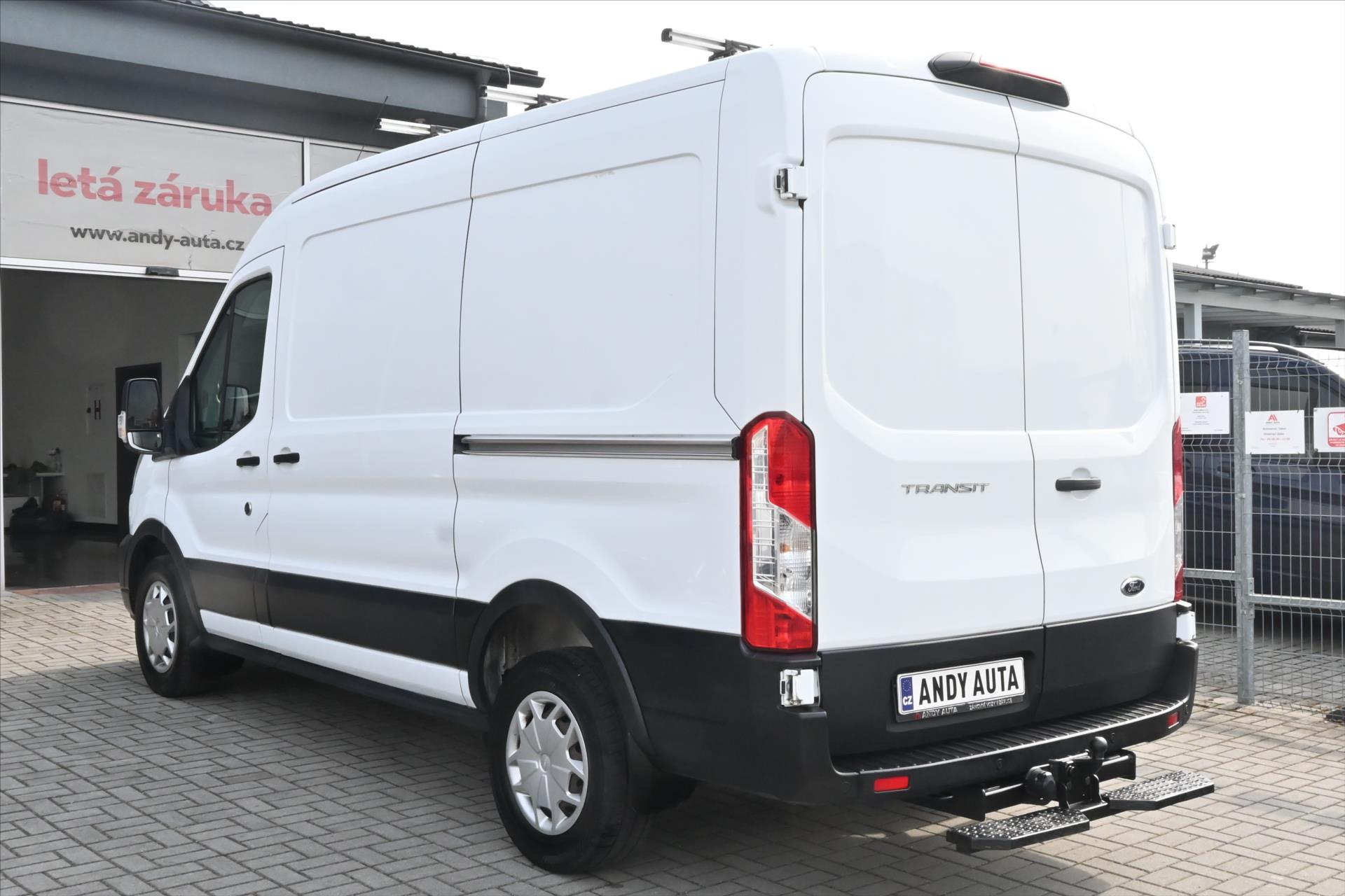 ford-transit-2-0-ecoblue-96kw-l2h2-zaruka-az-5-let - 6