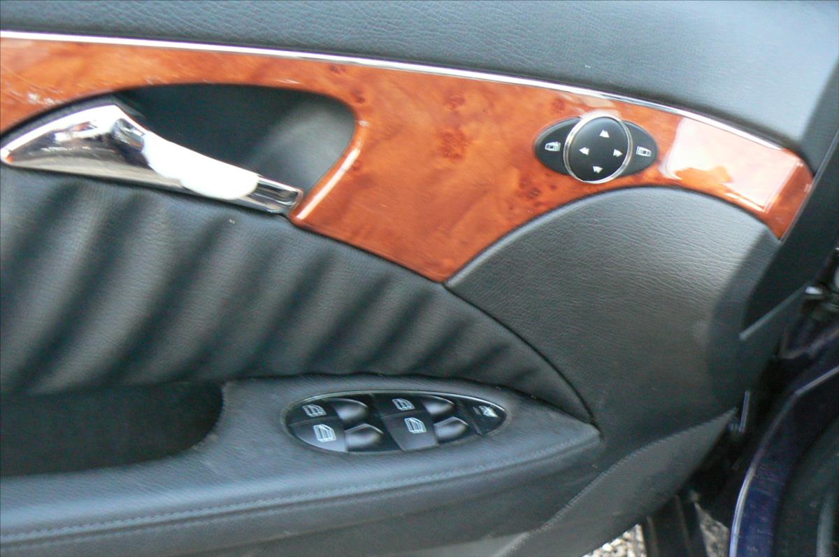 mercedes-benz-tridy-e-1-8-200k-combi - 7