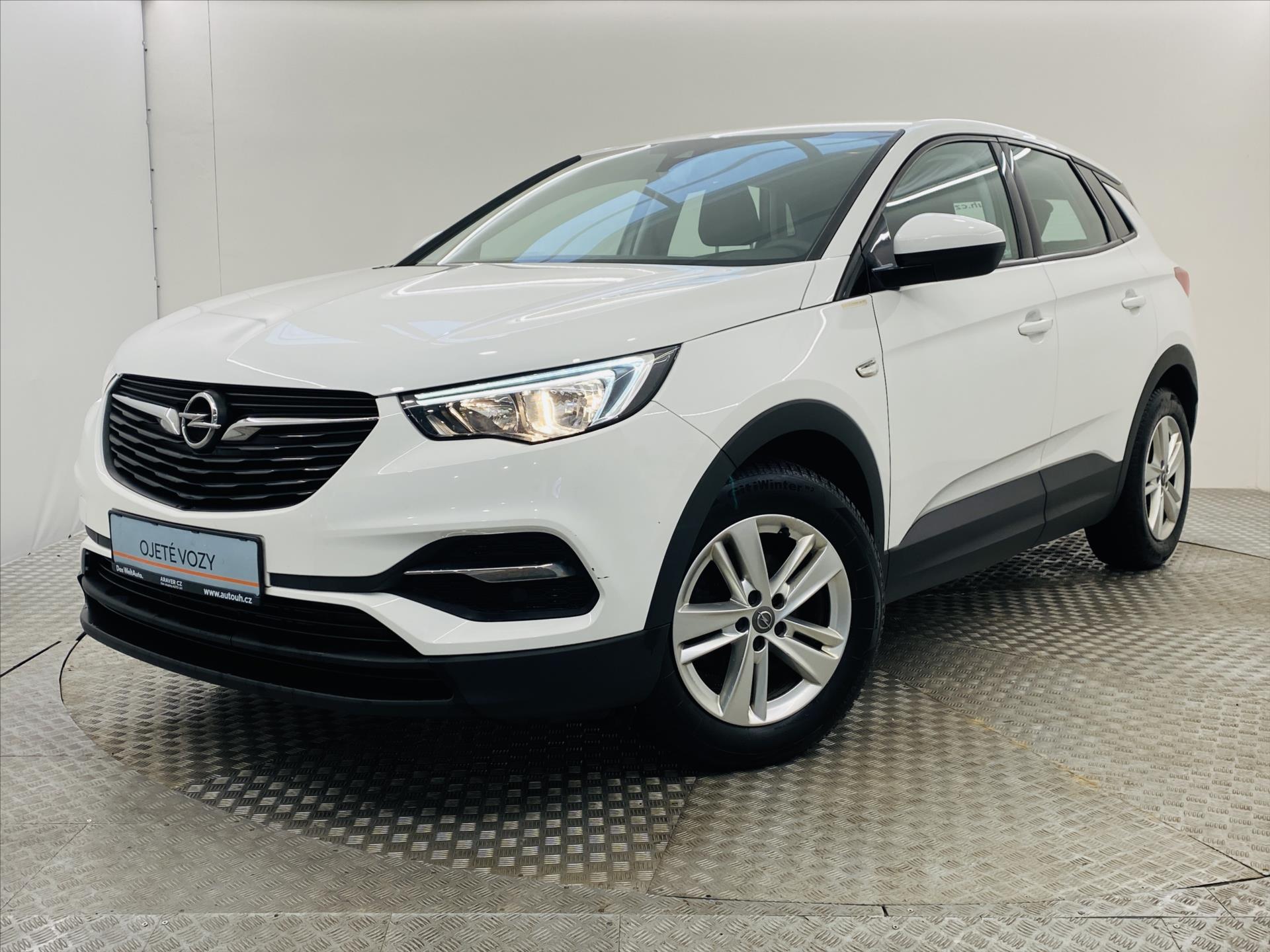 Opel Grandland X 1,2 T 96kW ČR 1.maj Enjoy