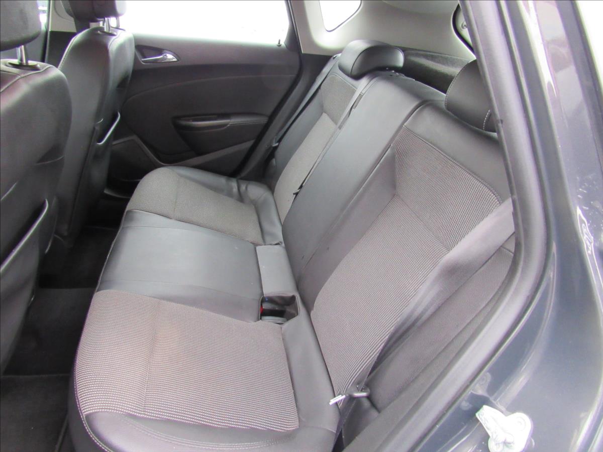 opel-astra-1-4-turbo-103kw - 9