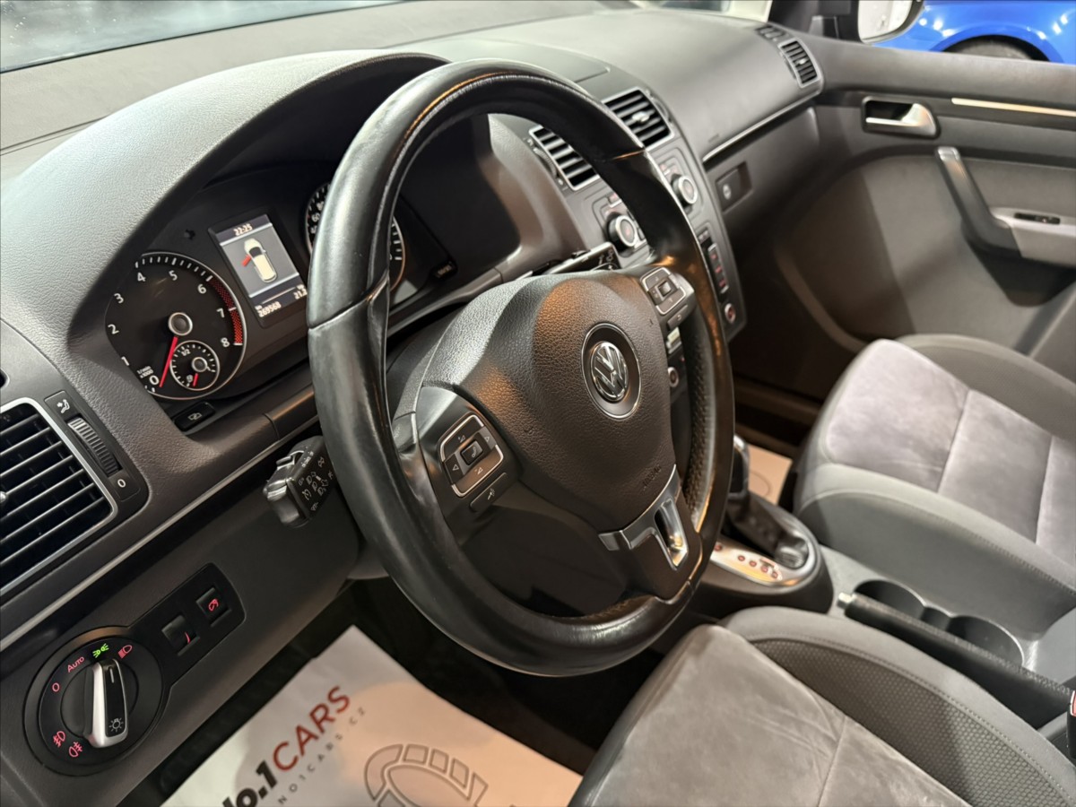 volkswagen-touran-1-4-tsi-dsg-cng-bi-xen-kamera - 8