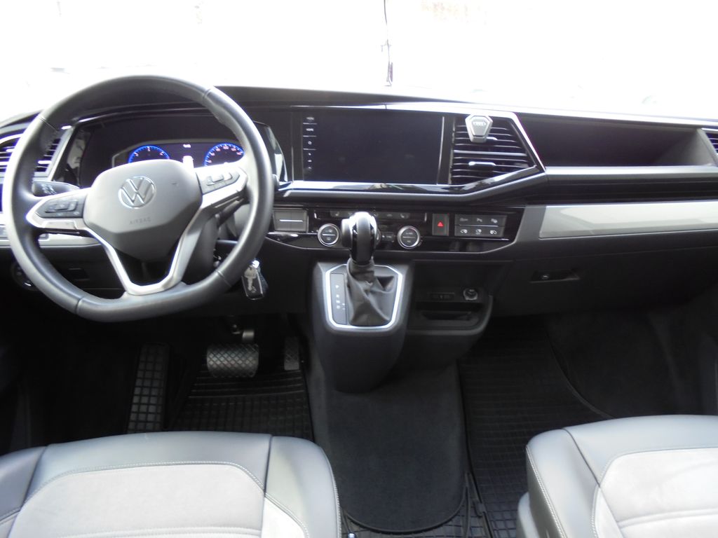 volkswagen-multivan-2-0tdi-150kw-highline-4mot-dsg - 9