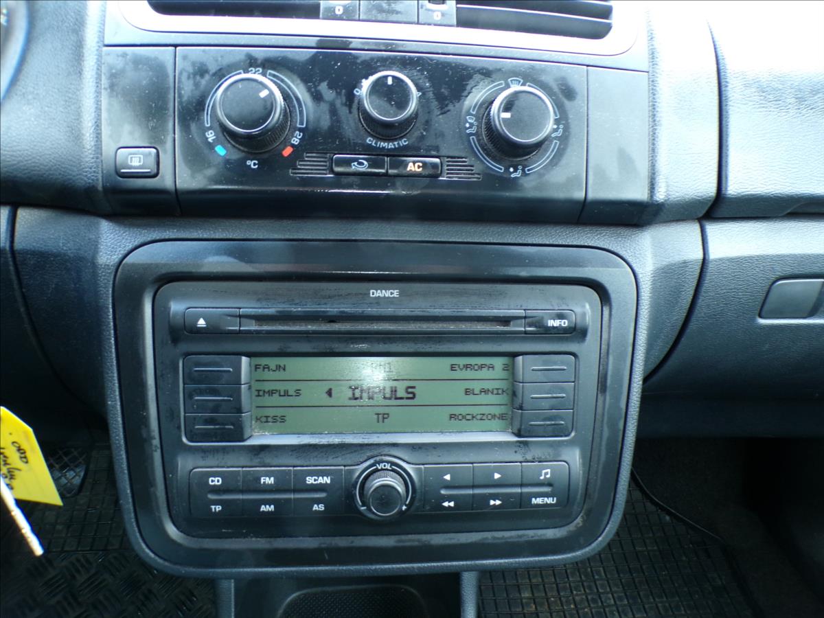 skoda-roomster-1-4-16v-style - 8